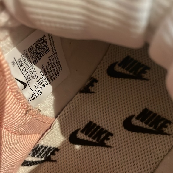 Pink/white Nike Dunk Womens 6.5 - Picture 3 of 8